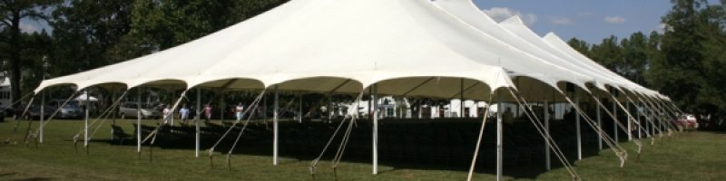 רוח, חיבורים ומה שביניהם מה באמת קובע את היציבות של אוהל אירועים